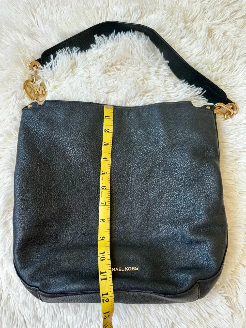 MICHAEL KORS Lillie Large Black Pebbled Leather Hobo Shoulder Bag Gold Chain